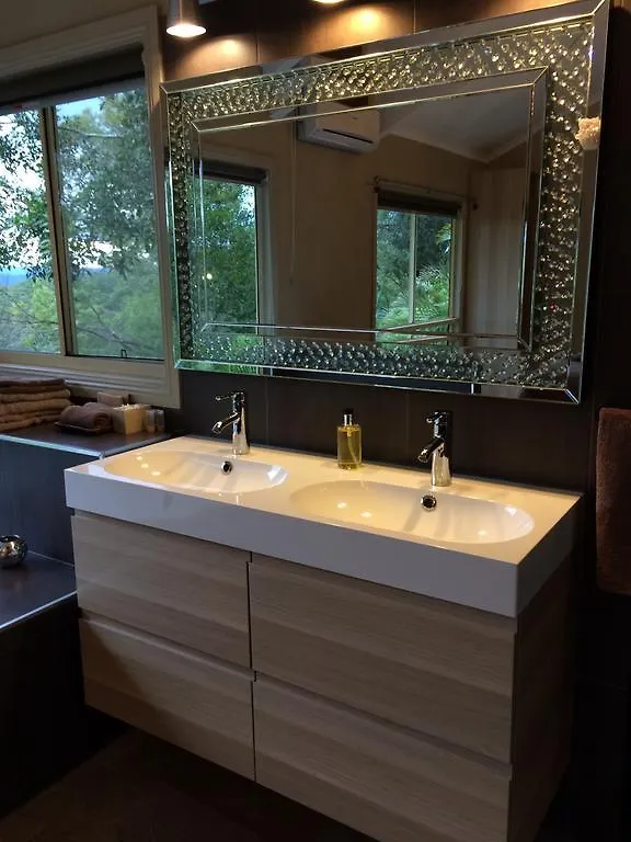 ロッジ Maleny Luxury Cottages